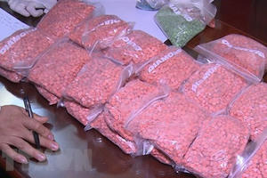 “Nữ quái” bỏ giao thừa đi buôn hơn 1 nghìn viên ma túy tổng hợp