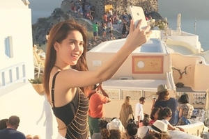 Ngắm Ngọc Trinh đẹp dịu dàng bên trời Tây