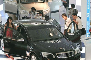 Bộ Tài chính lại bỏ đề xuất ưu đãi thuế cho ô tô nội