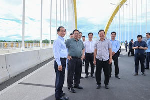 Thủ tướng đề nghị xây thêm nhiều cây cầu mới qua sông Hương