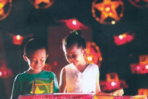 Radio Yêu thương Plus số 32: Ký ức tuổi thơ, một chiếc lồng đèn nhỏ xinh…