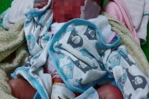 Phát hiện bé sơ sinh bị bỏ rơi trong rẫy bắp ở Đắk Lắk Phát hiện bé sơ sinh bị bỏ rơi trong rẫy bắp ở Đắk Lắk