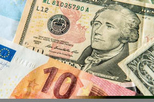 Tỷ giá USD, Euro ngày 12/8: USD giảm nhanh từ đỉnh 4 tháng