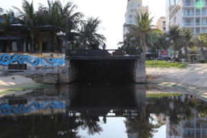 Đà Nẵng: Phát hiện công trình xây dựng khách sạn xả thải chui gây ô nhiễm bãi tắm Mỹ Khê