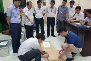 Người "phù phép" điểm thi rúng động dư luận sẽ đối mặt với án tù không dưới 5 năm Người "phù phép" điểm thi rúng động dư luận sẽ đối mặt với án tù không dưới 5 năm