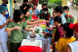 Bát cháo nghĩa tình, lan tỏa yêu thương