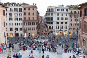 Toàn bộ phụ nữ ở một quốc gia đồng loạt nhận quà 8/3