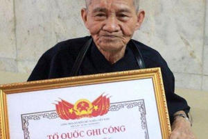 Mẹ ơi, nhất định các anh sẽ trở về