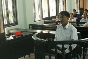 Tiếp tục hủy án sơ thẩm vụ “kỹ sư trồng rừng bị kết tội hủy hoại tài sản”