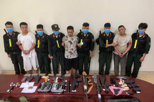 Bắt giữ nhóm đối tượng vận chuyển số lượng lớn vũ khí qua biên giới