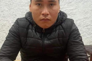 Nghi phạm dùng dao điên cuồng đâm tình địch tử vong tại chỗ khai gì tại cơ quan Công an?