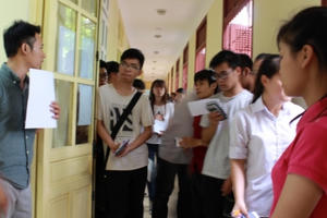 Nhiều thí sinh bị đình chỉ trong buổi thi môn Văn