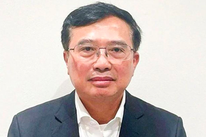 Cựu Thứ trưởng Bộ Công thương cùng 11 bị cáo chuẩn bị hầu tòa