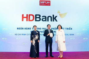 HDBank ghi dấu ấn mạnh mẽ với ba giải thưởng lớn trong nước và quốc tế HDBank ghi dấu ấn mạnh mẽ với ba giải thưởng lớn trong nước và quốc tế
