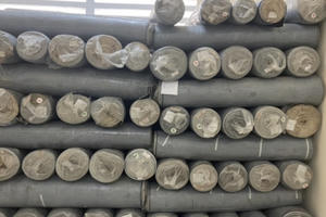 Lực lượng chức năng thu giữ và xử phạt kho vải jean trị giá 500 triệu đồng