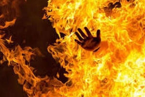 Nghi vấn cha ôm con 7 tháng tuổi tẩm xăng tự thiêu ngày đầu năm mới