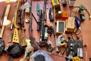 Siết chặt vòng vây bắt đối tượng vừa bán ma túy lại chế “hàng nóng”