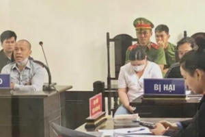 Đưa vụ án, gửi con đi chữa bệnh, nhận về hũ tro cốt ra xét xử