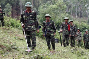 Việt Nam sẽ xây dựng Pháp lệnh khắc phục hậu quả bom mìn sau chiến tranh Việt Nam sẽ xây dựng Pháp lệnh khắc phục hậu quả bom mìn sau chiến tranh