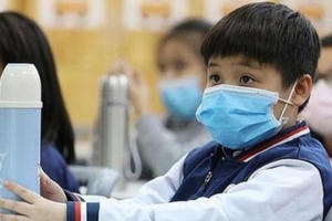 Giáo viên, nhân viên và học sinh Hà Nội phải khai báo y tế sau kỳ nghỉ Tết