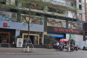 Chung cư 131 Thái Hà: Nhà chưa xây xong, tầng 1 tấp nập "người mua kẻ bán"