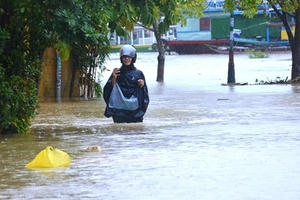 Lũ sông Bồ tại Huế vượt mức lịch sử năm 1999, ngập lụt còn kéo dài