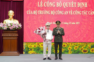 Thượng tá Trịnh Văn Giang được bổ nhiệm làm Phó Giám đốc Công an tỉnh Thanh Hóa Thượng tá Trịnh Văn Giang được bổ nhiệm làm Phó Giám đốc Công an tỉnh Thanh Hóa