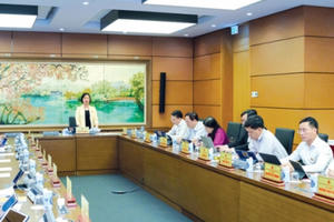 Hoàn thiện pháp luật về thực hiện dân chủ ở cơ sở Hoàn thiện pháp luật về thực hiện dân chủ ở cơ sở