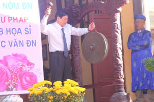 Đà Nẵng: Tưng bừng khai hội thơ Nguyên tiêu Trang sách hồng