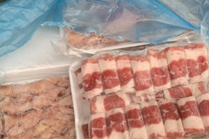 Bắc Giang: Phát hiện, tiêu huỷ gần 1 tấn thực phẩm không rõ nguồn gốc, xuất xứ