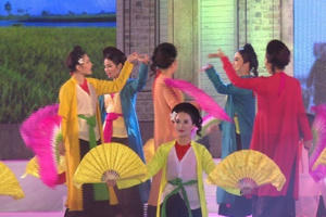 Lễ hội Đền Hùng 2017: “Linh thiêng nguồn cội - Đất Tổ Hùng Vương” Lễ hội Đền Hùng 2017: “Linh thiêng nguồn cội - Đất Tổ Hùng Vương”