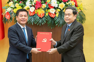 Ông Nguyễn Hồng Diên làm Phó bí thư chuyên trách Đảng ủy Quốc hội