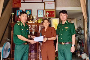 Nhiều hoạt động tri ân nhân Ngày Thương binh - Liệt sĩ tại các địa bàn biên giới biển, đảo của TP Hồ Chí Minh