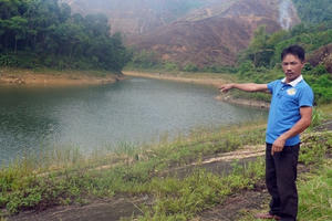 Mực nước hồ Đèo Lai xuống thấp kỷ lục, hàng trăm hộ dân “khát” nước