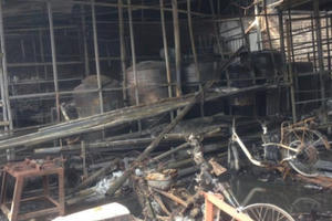 Hà Nội: “Bà hỏa” thiêu rụi nhiều nhà hàng tại Triều Khúc