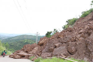 Bắc Ninh sửa chữa, khắc phục khẩn cấp sự cố sạt lở trên đường tỉnh 294B