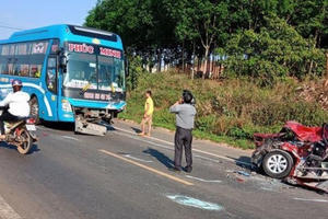 Nhà xe gửi lời xin lỗi hành khách và đăng tải camera hành trình khoảnh khắc va chạm kinh hoàng gây nhiều tranh cãi