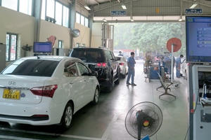 Đăng kiểm quá tải, làm gì để không phải xếp hàng?