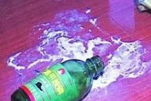 Hai vợ chồng uống thuốc diệt cỏ tự sát, 1 người tử vong