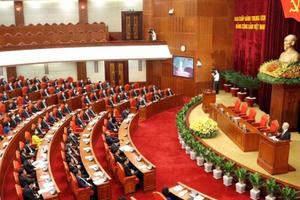 Kiên quyết ngăn chặn, đẩy lùi các biểu hiện “tự diễn biến”, “tự chuyển hóa” Kiên quyết ngăn chặn, đẩy lùi các biểu hiện “tự diễn biến”, “tự chuyển hóa”