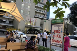 Hơn 200 nhân viên, bác sĩ Bệnh viện Bạch Mai xin nghỉ việc: Người trong cuộc lên tiếng