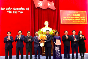 Phú Thọ công bố các quyết định sắp xếp bộ máy và bổ nhiệm hàng loạt cán bộ