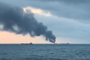 Hai tàu bốc cháy trên eo biển Kertch, 10 thủy thủ thiệt mạng