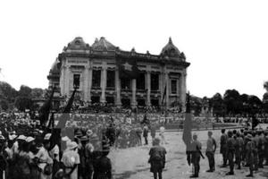 Cách mạng Tháng Tám và bài học lấy dân làm gốc Cách mạng Tháng Tám và bài học lấy dân làm gốc