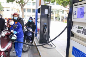 Bảo đảm cung ứng xăng dầu cho thị trường trong nước Bảo đảm cung ứng xăng dầu cho thị trường trong nước