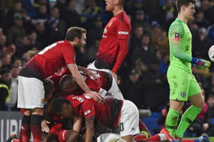 Pogba chói sáng, MU đá bay Chelsea ra khỏi FA Cup Pogba chói sáng, MU đá bay Chelsea ra khỏi FA Cup