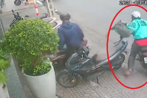 Video: Người đàn ông thất thần trước hành động nhanh như cắt của tên cướp