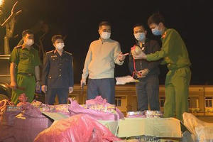 Đắk Lắk: Bắt giữ đối tượng mang theo súng, vận chuyển hơn 2,3 tạ pháo