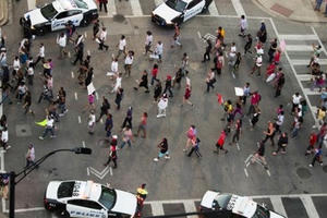 Vụ xả súng kinh hoàng ở Dallas: Cảnh sát Mỹ bị phục kích thế nào?