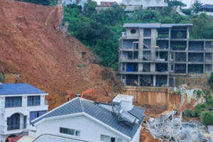 Liên quan đến vụ sạt lở làm nhiều người bị vùi lấp: Đình chỉ công tác TP Quản lý đô thị TP Đà Lạt